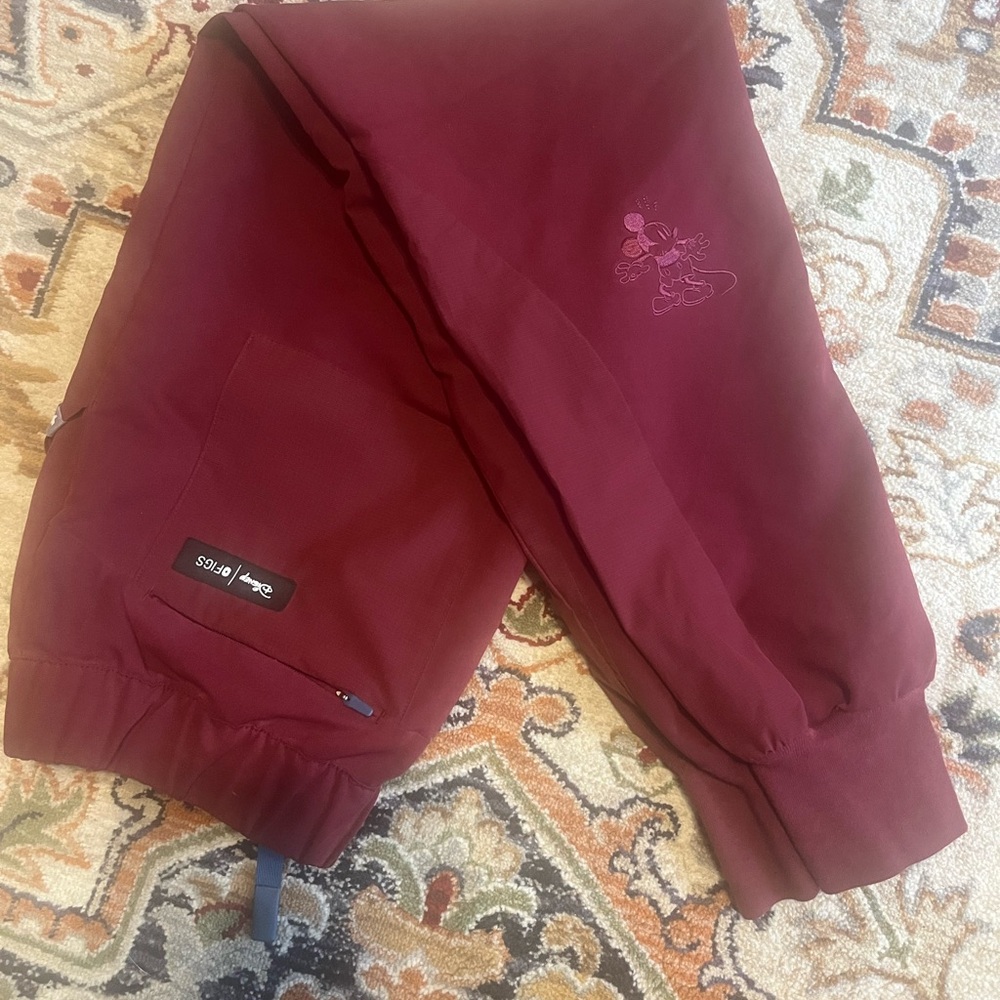 FIGS ULTRA RARE DISNEY Zamora scrub pants - Picture 3 of 6